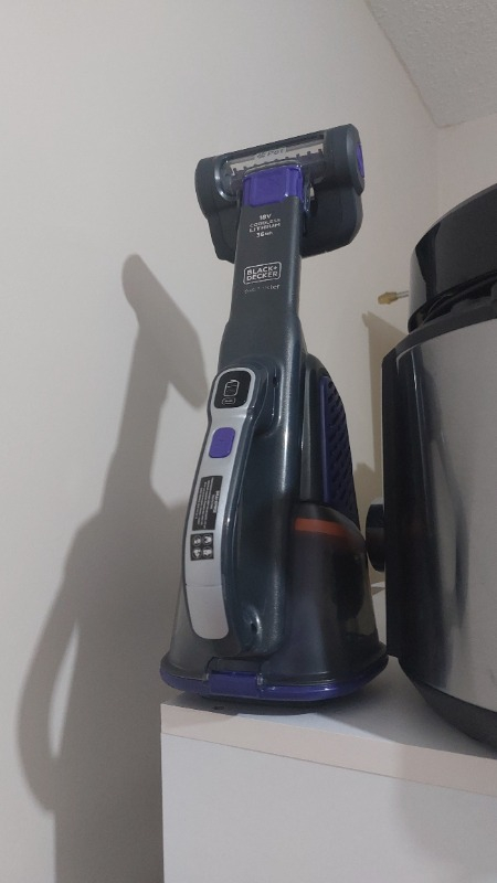 Black & Decker BHHV520BFP-QW 18V Şarjlı Standard Girişli Pet Başlıklı Uzayabilen El Süpürgesi