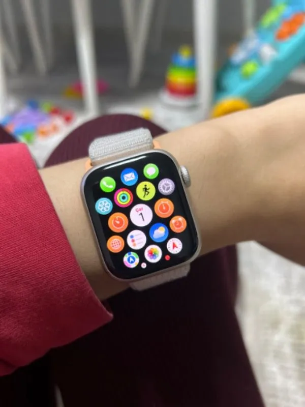 Apple Watch Seri 9 Gps 41MM Yıldız Işığı Alüminyum Kasa Spor Loop MR8V3TU/A