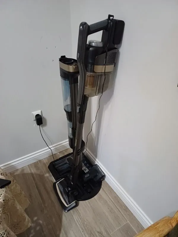 Philips Aqua Trio YENİ 9000 SERİSİ 3’ü 1 Arada (Islak, Kuru ve Moplu) Sarjlı ve Kablosuz Dik Süpürge