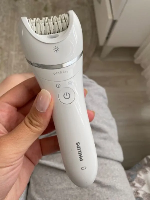 Philips BRE700/05 Kablosuz Epilatör Islak-Kuru Kullanım Özelliği ile Bacak Yüz Koltuk Altı Bikini Bölgesi İçin