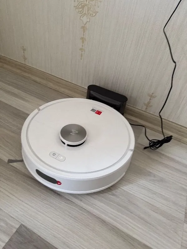 Roborock Q8 Akıllı Robot Süpürge 10000 Pa Emiş Gücü ile Beyaz Sert Zemin Temizliği için Teknoloji