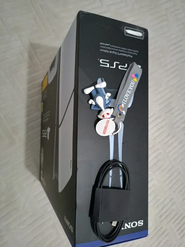 SONY Ps5 Slim Digital 825 GB CFI-2116 Avrupa Sürüm Ithalatçı Garantili