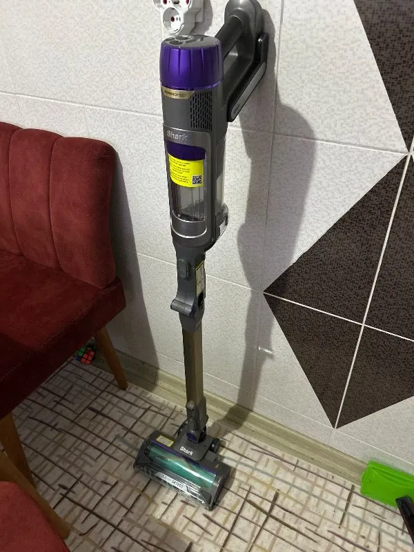 Shark Powerdetect Clean&empty Pet Başlıklı Şarjlı Dikey Süpürge