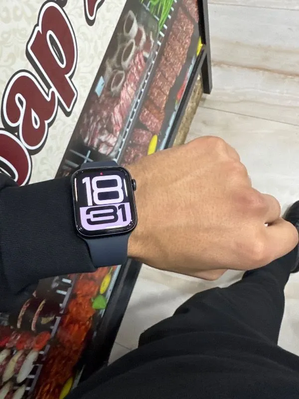 Apple Watch Se 3 Gps, 40 mm Yıldız ışığı Alüminyum kasa ve Yıldız ışığı Spor kordon – s/m