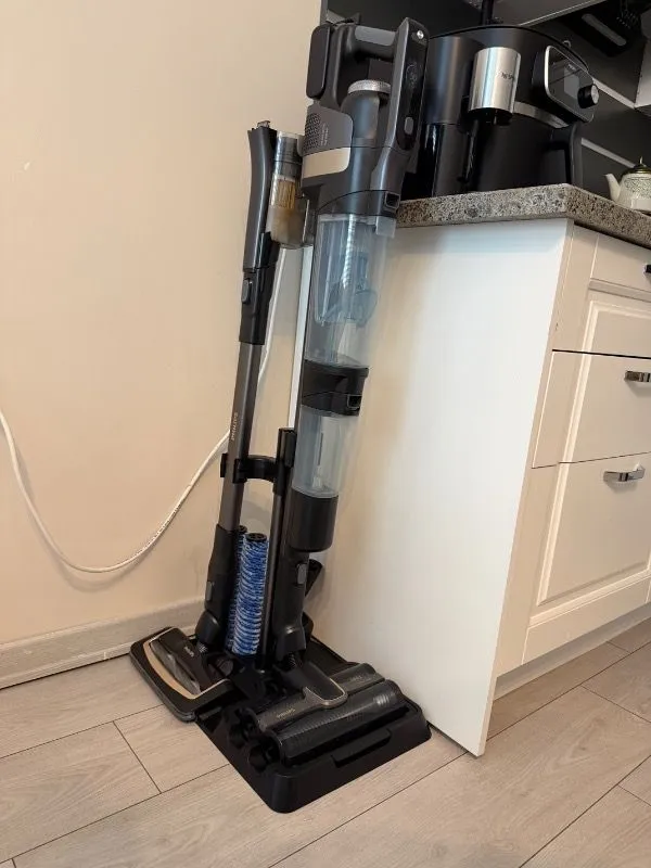 Philips 9000 Serisi AquaTrio Kablosuz Dikey Süpürge, Otomatik Temizleme ve Şarj İstasyonu​, AquaSpin Başlık, PowerCyclone Aqua, XW9463/11