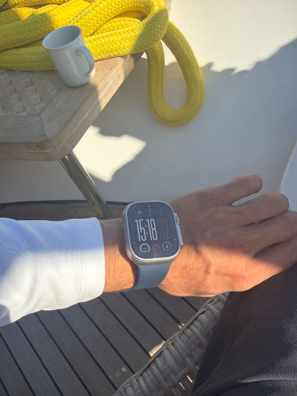 Apple Watch Ultra 3 Gps + Cellular, Kasa ve Natürel titanyum Milano loop – boy