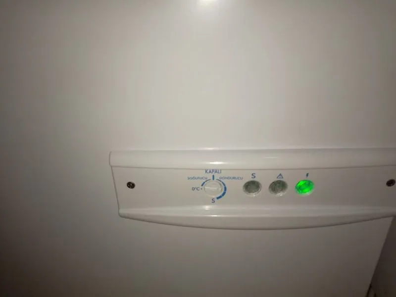Uğur Ued 380 D/s R65 Sandık Tipi Beyaz Derin Dondurucu
