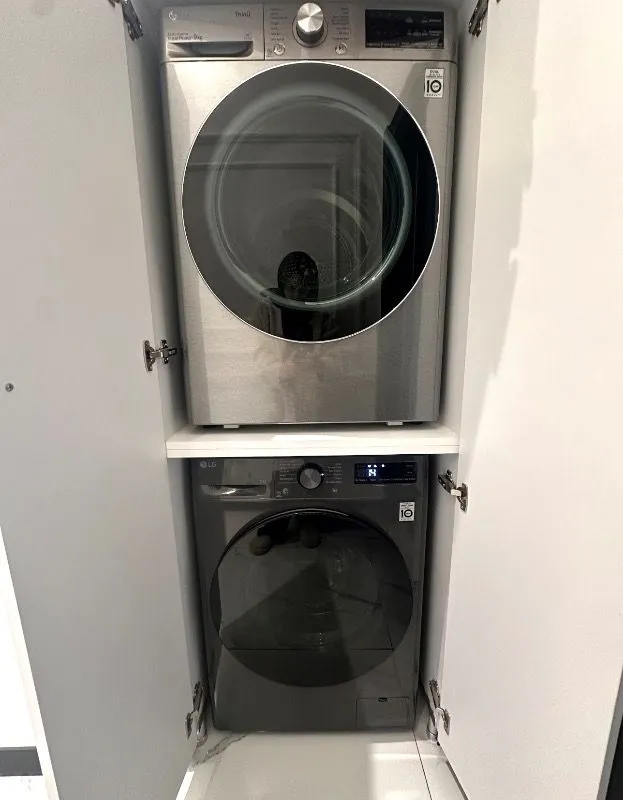 LG F4Y5EYWYJ 11 kg 1400 Devir Çamaşır Makinesi