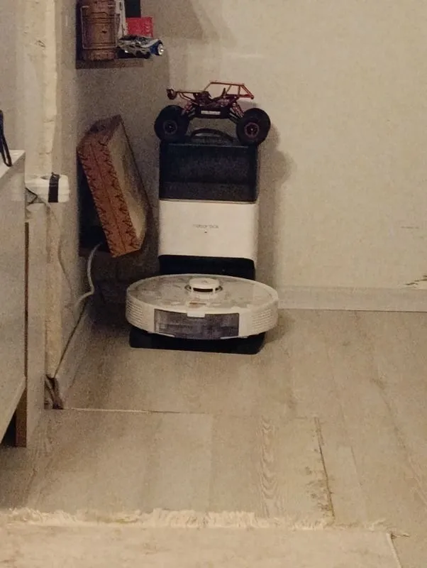 Roborock Q8 Max Plus Çöp Istasyonlu 5500PA Emiş Güçü Akıllı Robot Süpürge – Beyaz