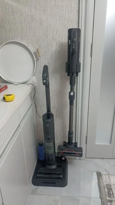 Philips 7000 Serisi AquaTrio Kablosuz Dikey Süpürge, Islak&Kuru Temizlik, Otomatik Temizleme ve Şarj İstasyonu, Kuru Süpürme Başlığı, XW7263/11