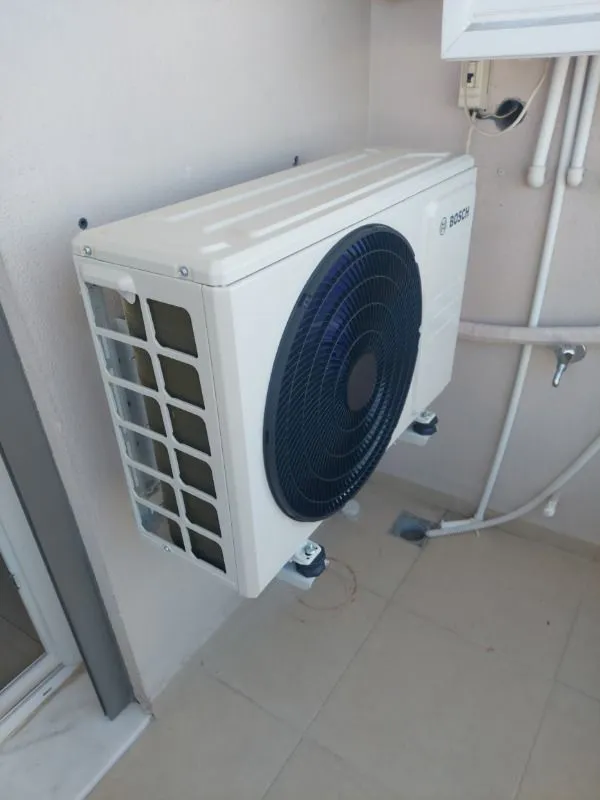Bosch 9000 BTU Duvar Tipi Klima CL2000U W 26 E A++ Inverter Özelliği ile Sessiz Çalışma