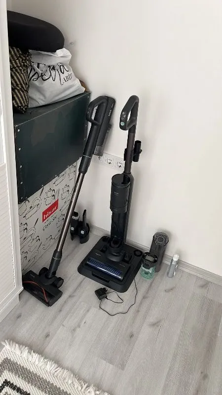 Philips 7000 Serisi AquaTrio Kablosuz Dikey Süpürge, Islak&Kuru Temizlik, Otomatik Temizleme ve Şarj İstasyonu, Kuru Süpürme Başlığı, XW7263/11