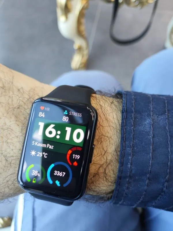 Huawei Watch Fit 2 – 1.74 inç Ekran ile Kadınlar için Akıllı Saat Sağlık Takibi Özellikleri