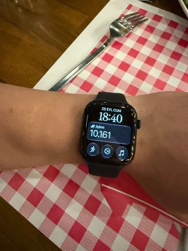 Apple Watch Series 12 Gps, Alüminyum Kasa ve Spor Kordon – S/m