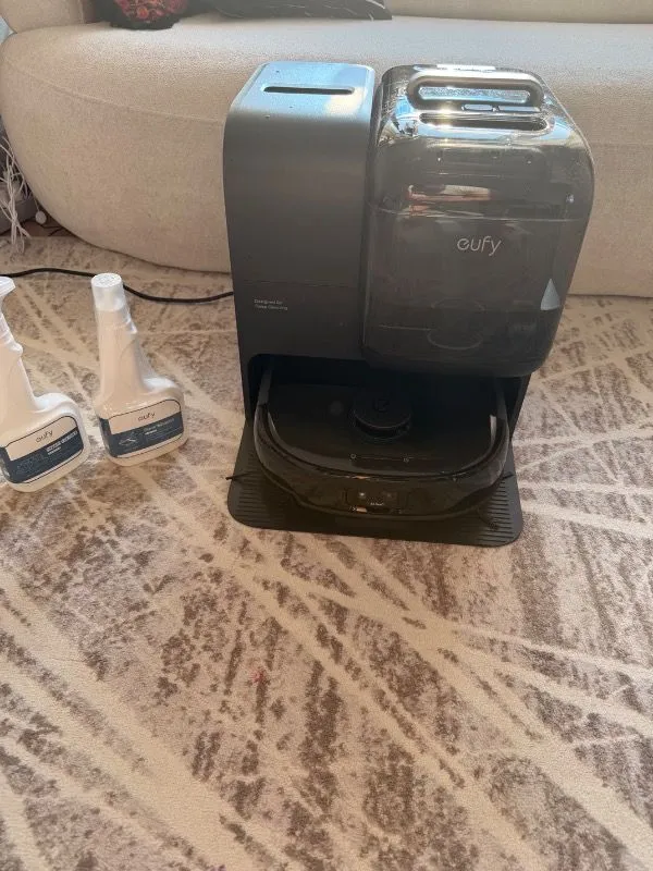 Eufy Omni E28 20.000 Pa, Halı ve Koltuk Yıkamalı Robot Süpürge