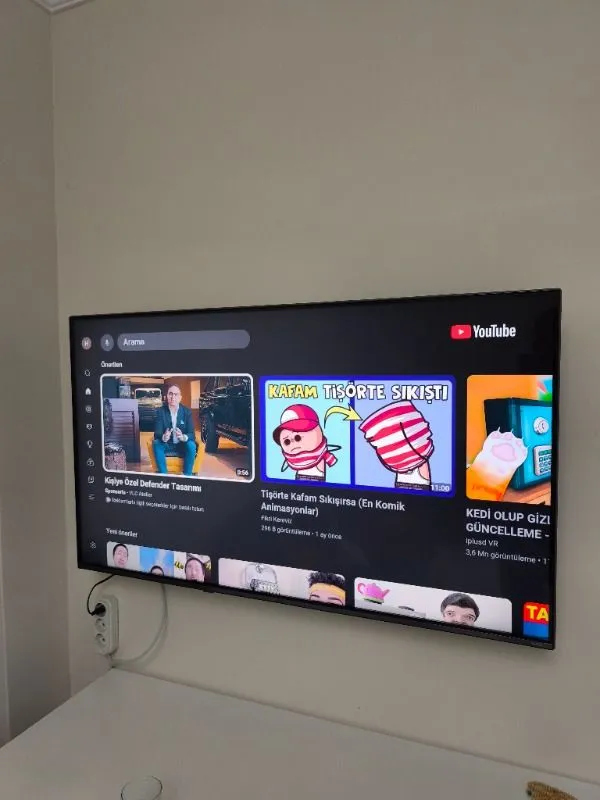 Vestel 55UV9750 55” 139 Ekran Uydu Alıcılı 4K Ultra HD Smart VİDAA LED TV