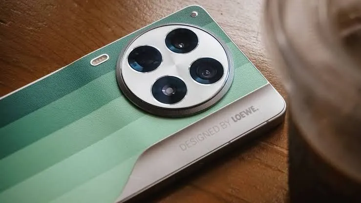 Tecno Camon 30