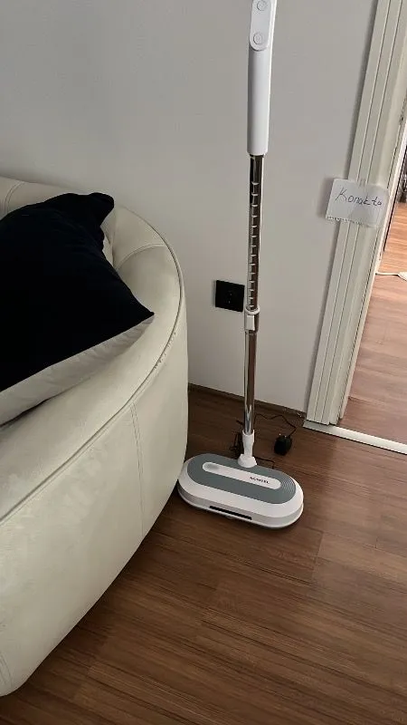 Kumtel Şarjlı Kablosuz Mop Paspas – Güçlü Döner Başlık ve Otomatik Su Püskürtme ile Pratik Ev Temizliği, 0.8L Toz Haznesi