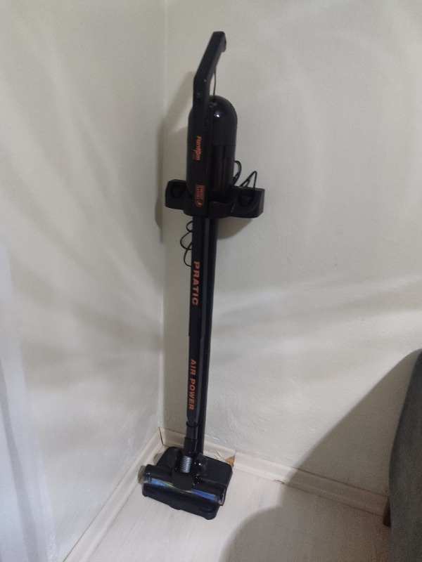 Fantom Pratic Aır Power P 1250 Siyah Torbasız Dönebilen Turbo Başlıklı Dikey Süpürge
