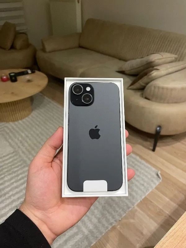 Apple iPhone 15