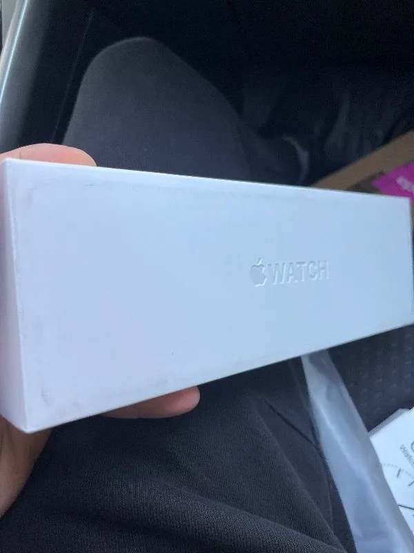 Apple Watch Series 11 Gps + Cellular, 42 mm Alüminyum kasa ve Siyah Spor kordon – S/m