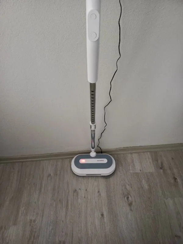 Kumtel Şarjlı Kablosuz Mop Paspas – Güçlü Döner Başlık ve Otomatik Su Püskürtme ile Pratik Ev Temizliği, 0.8L Toz Haznesi