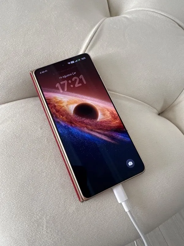 HONOR Magic V6