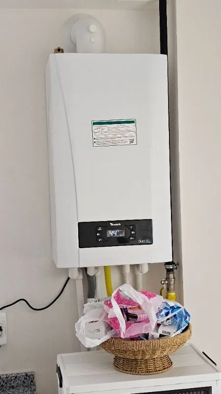 Baymak Duotec Compact Premix 30 kW Düşük Yakıt Tüketimi ve Kompakt Tasarımlı Hermetik Yoğuşmalı Kombi