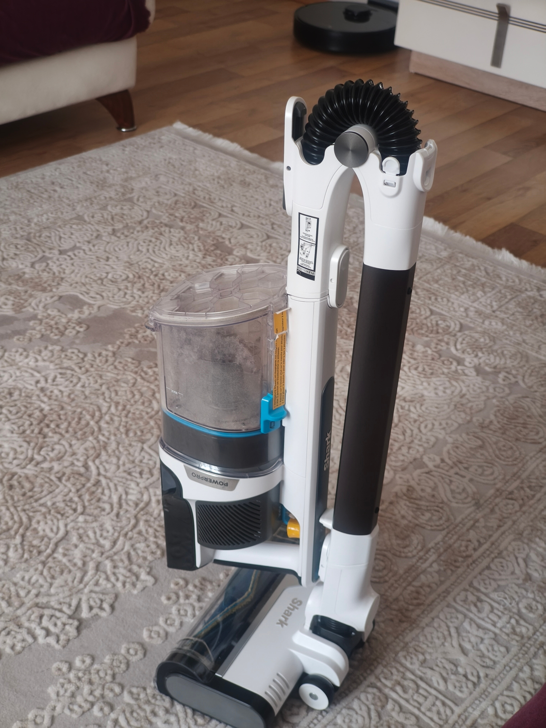 Shark Powerpro Turbo Başlıklı Şarjlı Dikey Süpürge