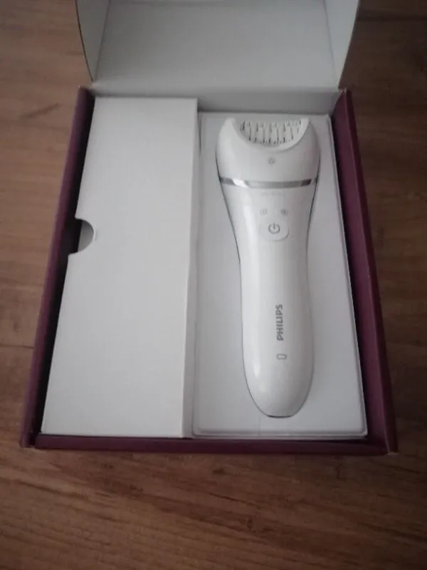 Philips BRE700/05 Kablosuz Epilatör Islak-Kuru Kullanım Özelliği ile Bacak Yüz Koltuk Altı Bikini Bölgesi İçin