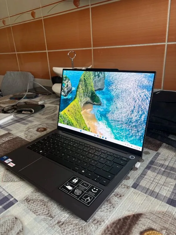 Medion Signium 14 S1 MD600032 Intel Core 5 120U 16GB 512GB SSD Freedos 14″ 120Hz OLED Dizüstü Bilgisayar