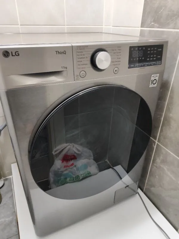 LG F4Y7EYWYP 11 kg 1400 Devir Enerji Sınıfı A Çamaşır Makinesi Yıkama Kapasitesi ile Güçlü Performans