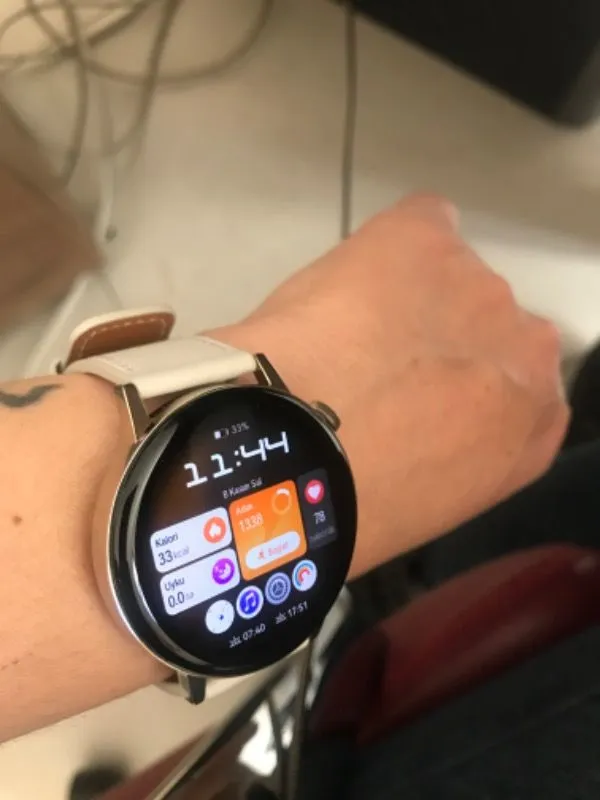 Huawei Watch GT 3 Elegant 42MM – Beyaz AMOLED Ekranlı Sağlık Takibi Özellikleri ile Akıllı Saat