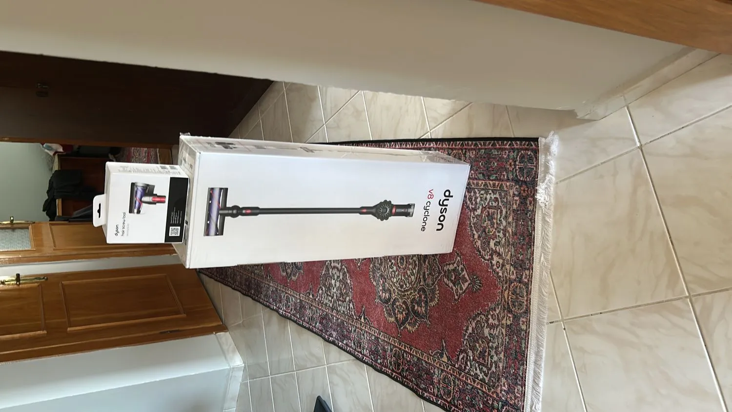 Dyson V8 Cyclone Kablosuz Süpürge