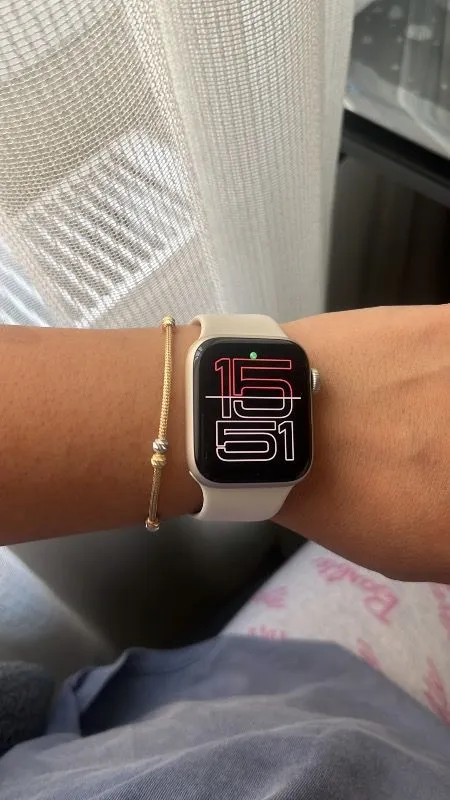 Apple Watch Se 3 Gps, 40 mm Yıldız ışığı Alüminyum kasa ve Yıldız ışığı Spor kordon – s/m