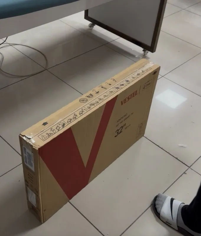 Vestel 32HT9760 32 inç HD Smart TV DLED Ekran Tipi 1366 x 768 Çözünürlük ve Dahili Uydu Alıcısı
