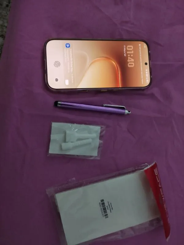 HONOR 600