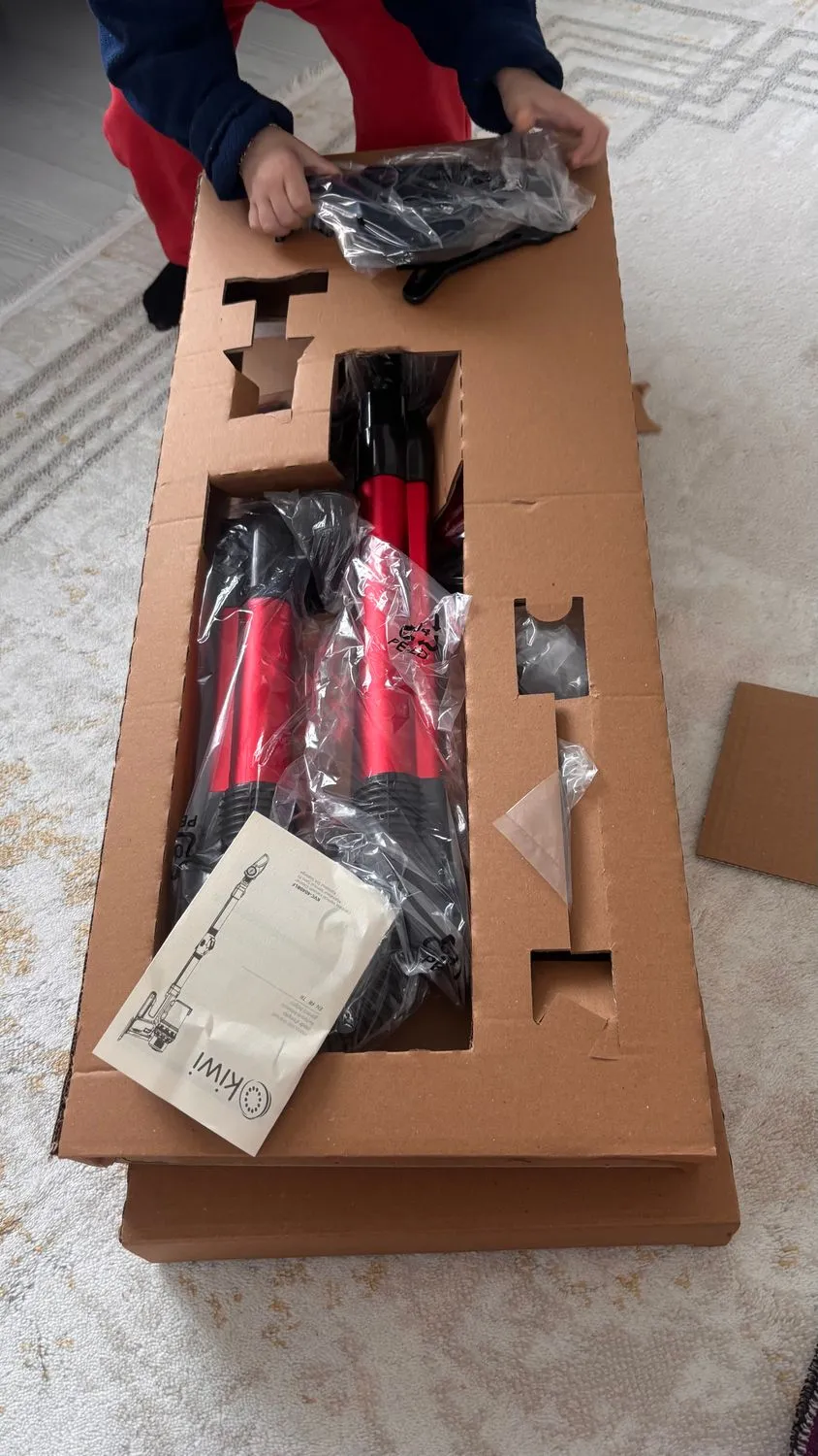 Kiwi KVC-4040BLF Şarjlı Dikey Süpürge – Siyah – 14,8 Volt