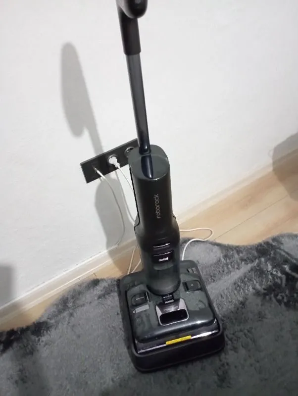Roborock F25 Ultra Dikey Süpürge 29.6 V Güç Değeri ile Islak Kuru Temizlik İçin Akıllı Çözüm