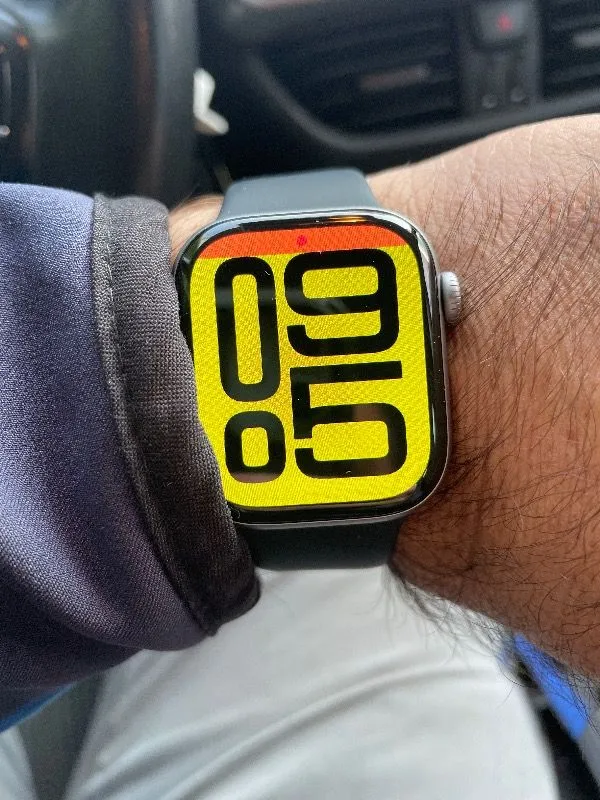 Apple Watch Series 11 Gps, 42 mm Alüminyum kasa ve Siyah Spor kordon – m/l