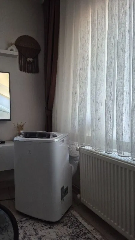 Electrolux EXP34U339HW 600 Serisi Comfort 12 Bin BTU Isıtma Soğutma Nem Alma Fan Fonksiyonlu Wi-Fi A/A+ Enerji Sınıfı Mobil Klima