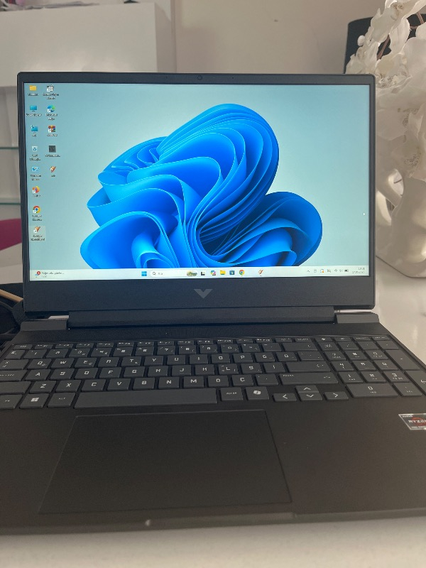 HP Victus Gaming 15-FB3040NT AMD Ryzen 7 7445HS 16GB 512GB SSD RTX3050 Freedos 15.6″ Taşınabilir Bilgisayar BX9V1EA