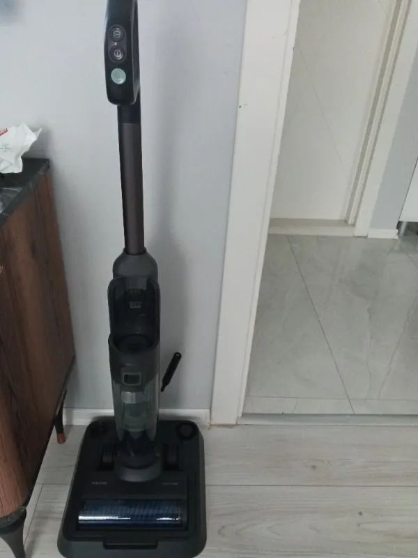 Philips 7000 Serisi AquaTrio Kablosuz Dikey Süpürge, Islak&Kuru Temizlik, Otomatik Temizleme ve Şarj İstasyonu, Kuru Süpürme Başlığı, XW7263/11
