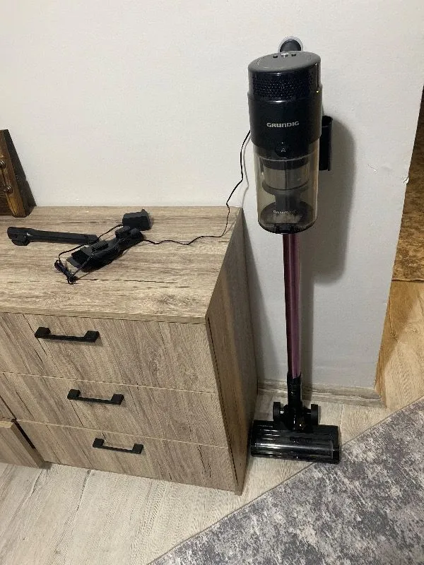 GRUNDIG VCP 7330 HyperClean 450 Watt BLDC Motor Şarjlı Dik Süpürge