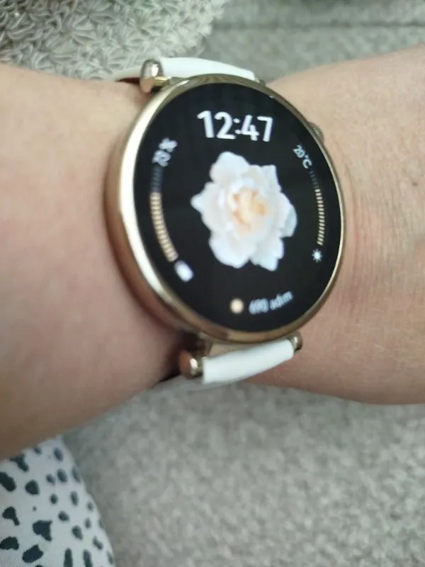HUAWEI Watch GT4 41mm – Su Geçirmez Tasarım, Adımsayar ve Uyku Takibi ile Günlük Kullanıma Uygun