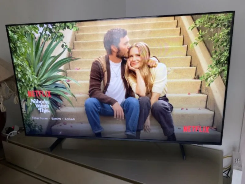 Samsung 55U8200F 55” 139 Ekran Uydu Alıcılı 4K Ultra HD Tizen Smart Crystal TV