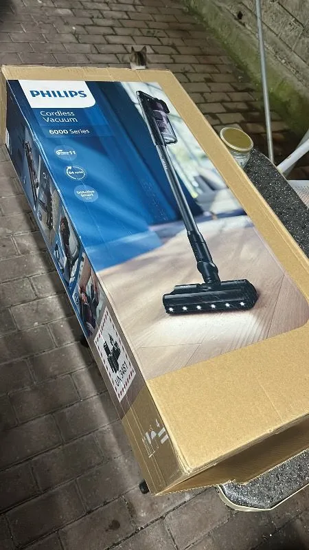 Philips 6000 Serisi Kablosuz Dik Süpürge, 25.2 V, PowerCyclone 11, TriActive LED başlık, XC6453/10