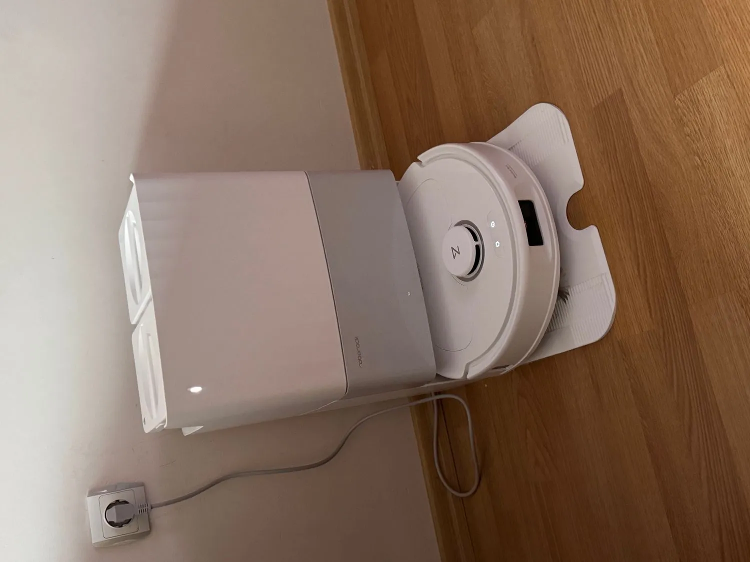 Roborock Qrevo C Pro Akıllı Robot Süpürge 18.500 Pa – Beyaz