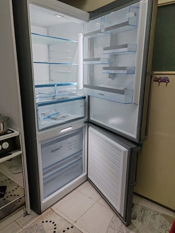 Bosch KGP76AIC0N Serie 8 186 x 75 cm Kolay Temizlenebilir Inox Alttan Donduruculu Buzdolabı