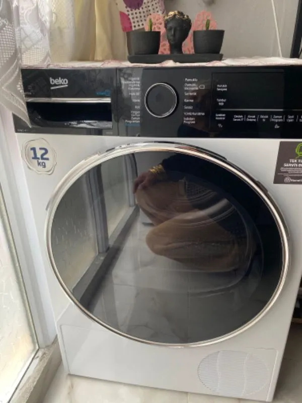 Beko KM 1210 12 Kg Isı Pompalı Kurutma Makinesi Kırışıklık Önleme Özelliği ile E Enerji Sınıfı